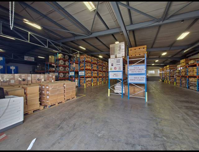 1,200M² FACTORY TO LET IN JET PARK